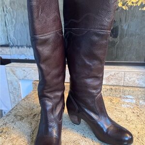 Beautiful dark brown top grain leather boots with wooden heel & stitching.